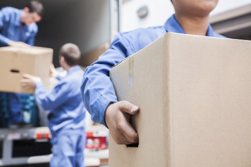 Customer raising a moving service complaint for review